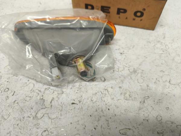 CLIGNOTEUR DROIT DAIHATSU - Vue 2